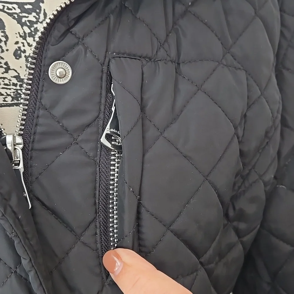 LAST CHANCE! Calvin Klein Women's Quilted Black Hooded Jacket - Picture 11 of 16